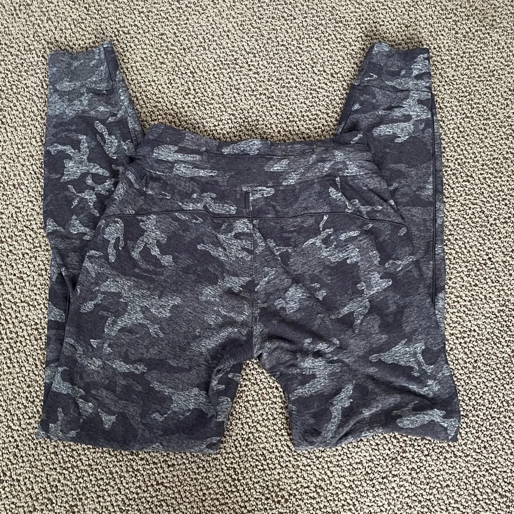 Lululemon camo joggers - Picture 7 of 7